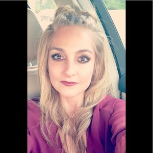 Meet your Posher, Ana